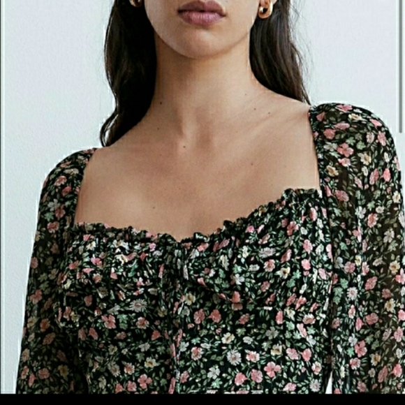 Sold - Picture 3 of 8